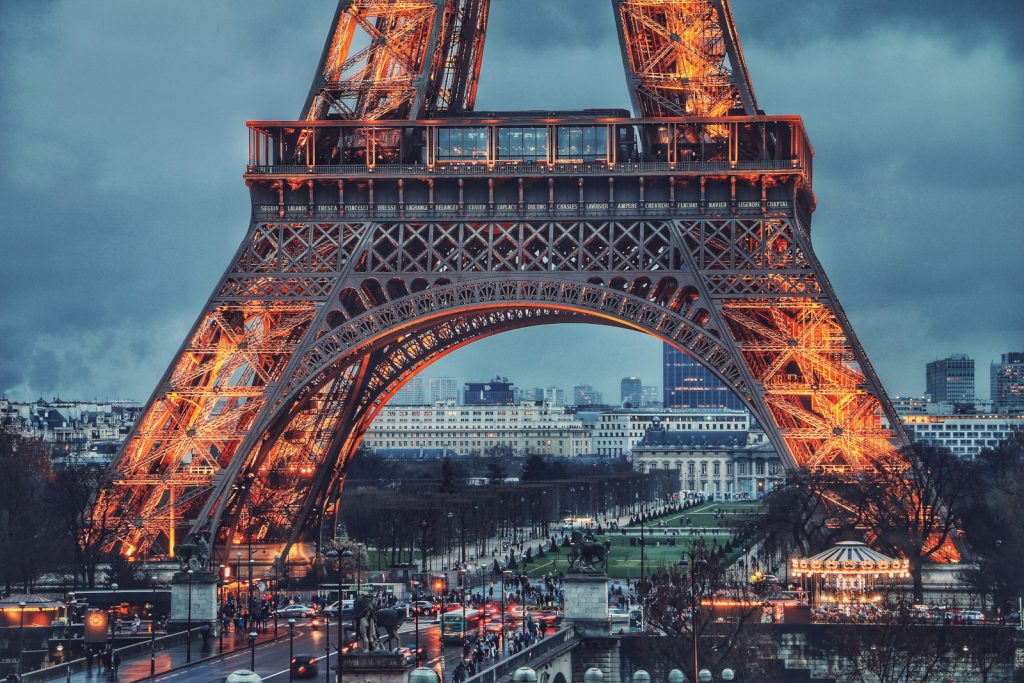 eiffel-tower-base-hero-1600